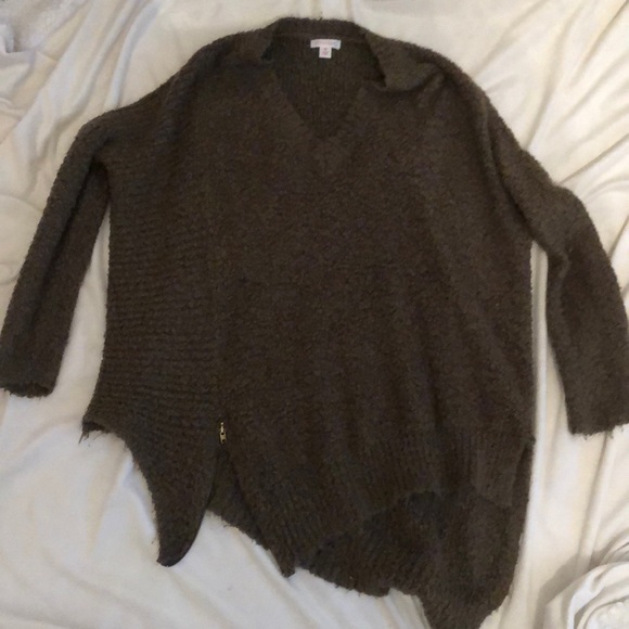Dark Green Target Sweater - Picture 1 of 1